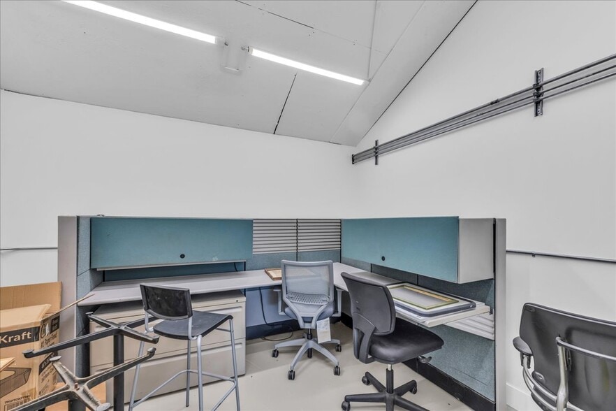 More Photos Of 357 W Main St, Searsport Freestanding For Sale