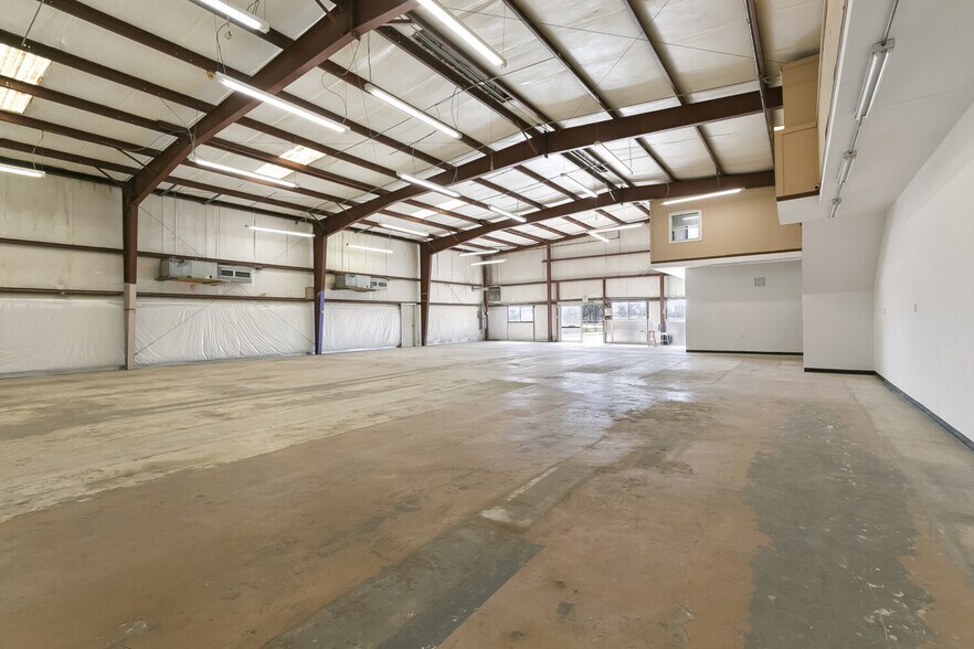More Photos Of 5420 Lapalco Blvd, Marrero Warehouse For Lease