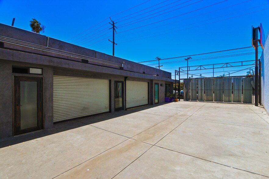 More Photos Of 428 Lincoln Blvd, Venice Freestanding For Lease