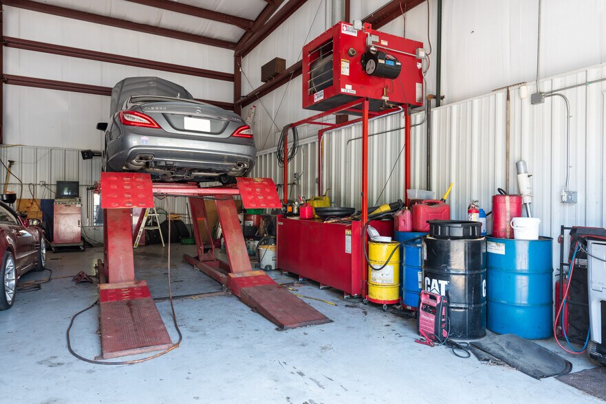 More Photos Of 7 Colonel Dr, Bourne Auto Repair For Sale