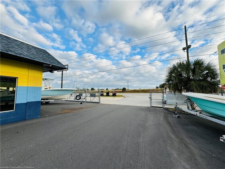 More Photos Of 1130 US Highway 27 N, Lake Placid Freestanding For Sale