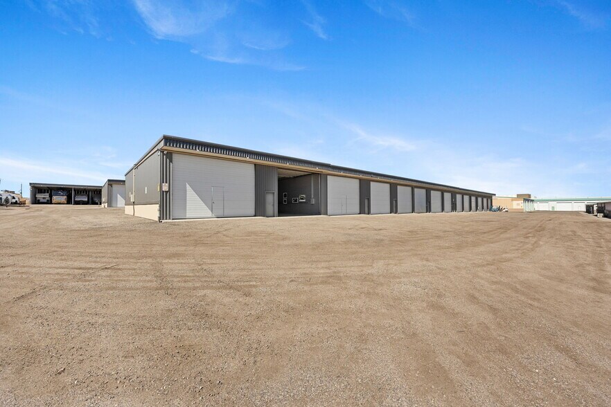 More Photos Of 14200 E Otero Ave, Englewood Self Storage For Sale