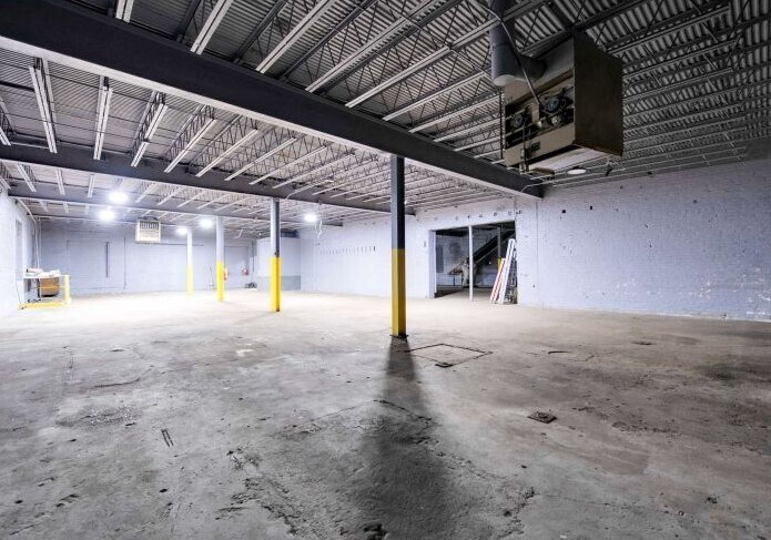 More Photos Of 6335 Lyndon St, Detroit Warehouse For Sale