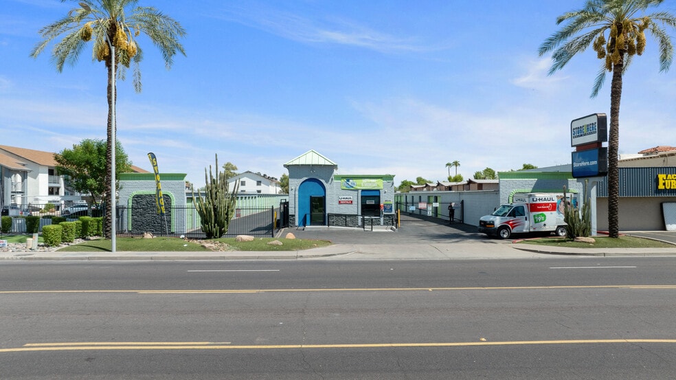 Primary Photo Of 6129 N 59th Ave, Glendale Self Storage For Sale