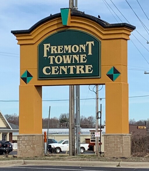 More Photos Of 5301 N Towne Centre Dr, Ozark Storefront Retail Office For Lease