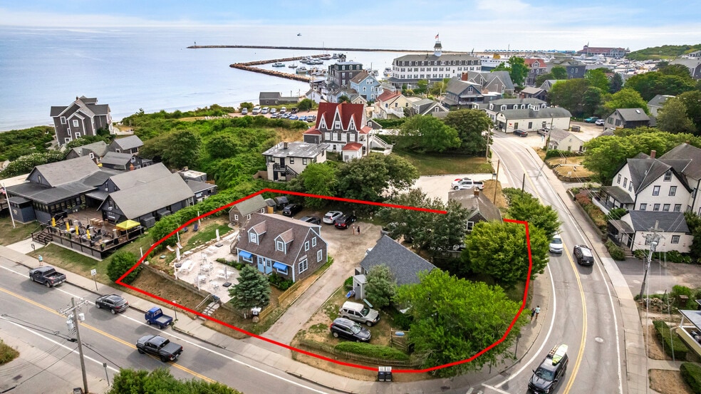 More Photos Of 442 Dodge St, New Shoreham Freestanding For Sale