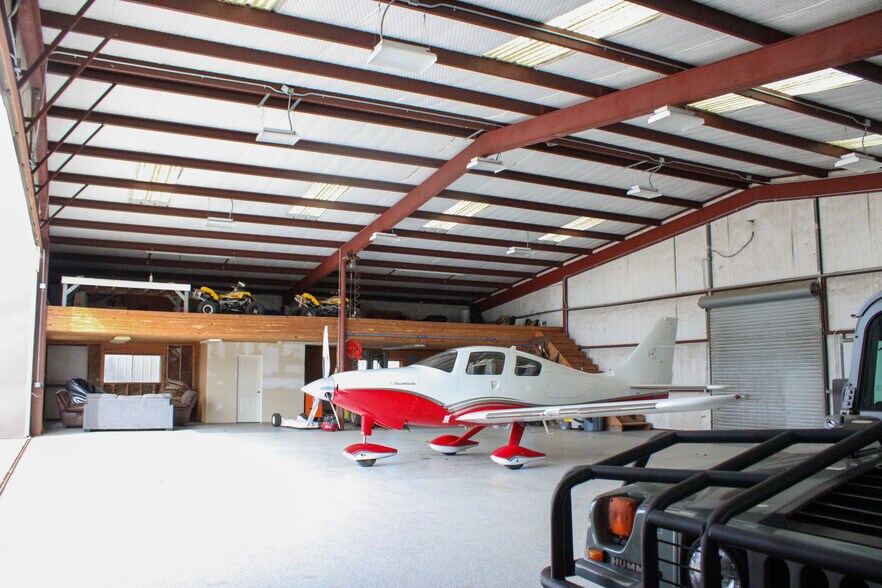 More Photos Of 28120 Boerne Stage Rd, Boerne Airplane Hangar For Sale