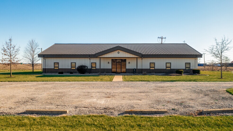 Primary Photo Of 20586 Old Route 66 Hwy, Staunton Office For Sale