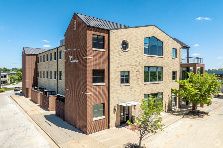 More Photos Of 505 Market St, West Des Moines Office For Lease