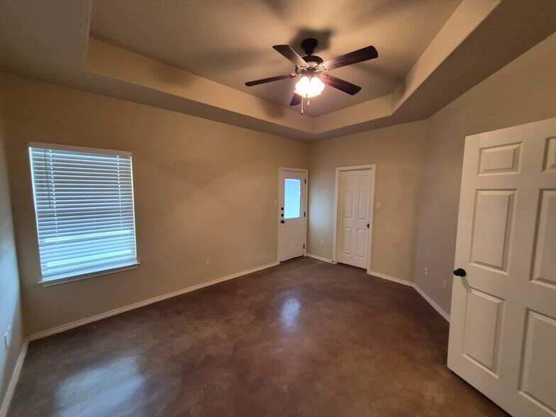 More Photos Of 698 Saengerhalle Rd, New Braunfels Apartments For Sale