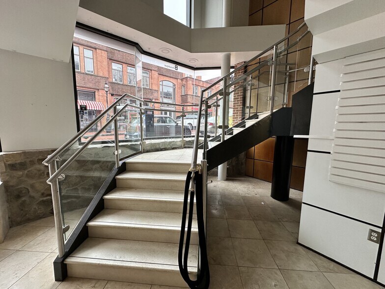 More Photos Of 186 Main St, Annapolis Storefront For Lease