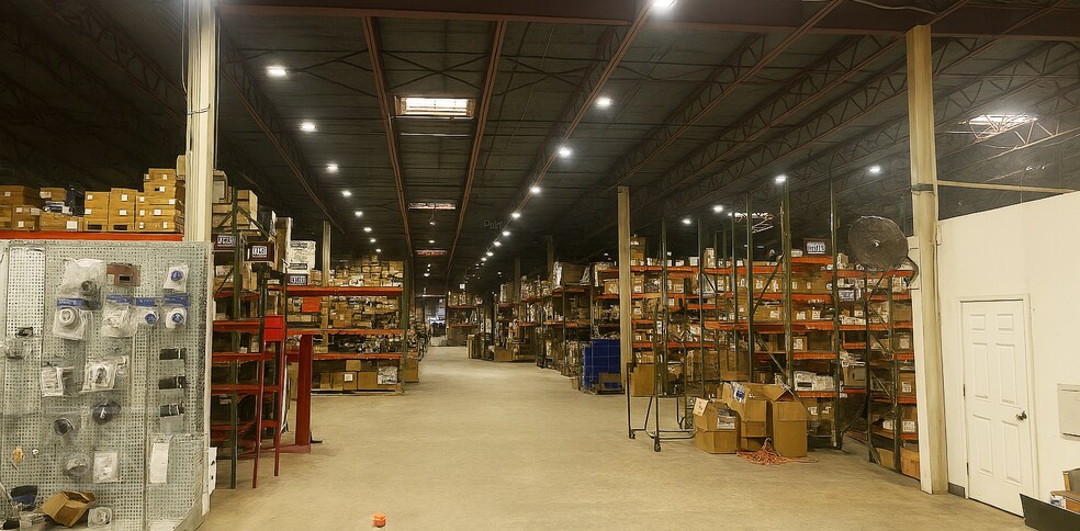 More Photos Of 200 Industrial Dr, Greenville Warehouse For Sale