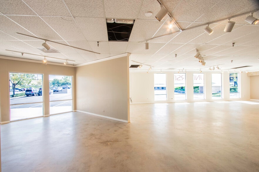 More Photos Of 8200-8260 S Colorado Blvd, Littleton Unknown For Lease