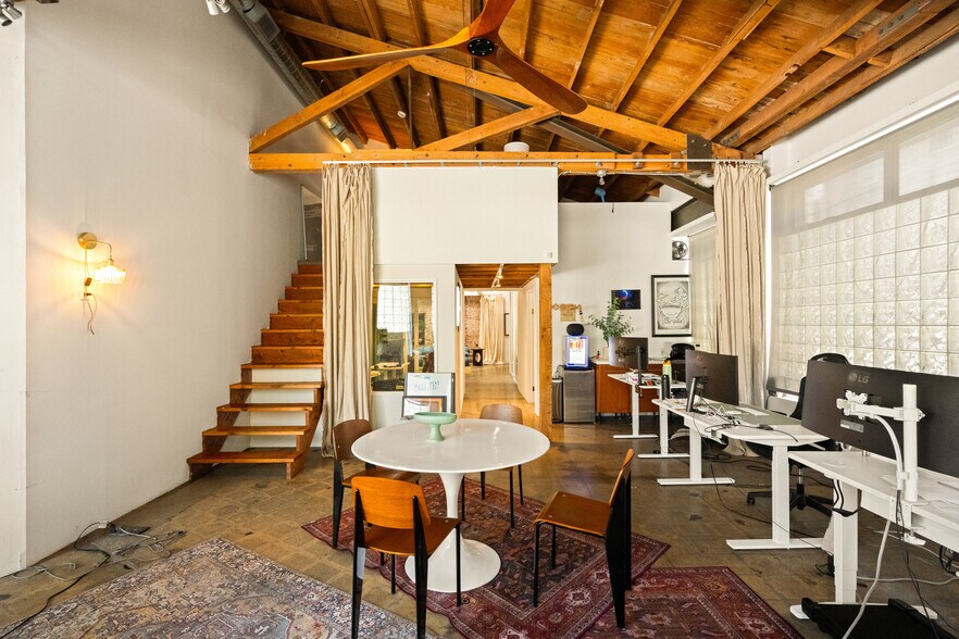More Photos Of 120 Mildred Ave, Venice Loft Creative Space For Sale