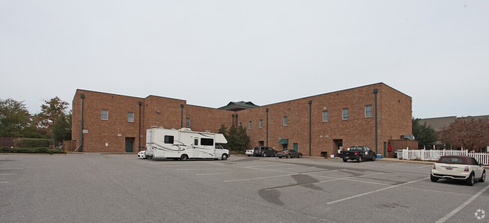 More Photos Of 300 Long Pointe Ln, Columbia Storefront Retail Office For Sale