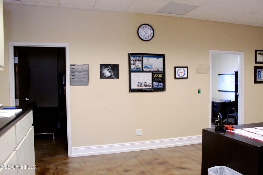 More Photos Of 2205 Petit Bois St, Pascagoula Warehouse For Sale