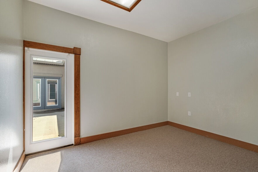 More Photos Of 1501 Brook Ave, Wichita Falls Medical For Sale