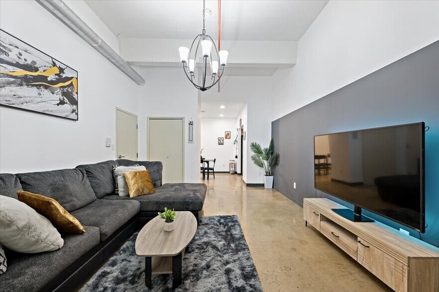 More Photos Of 128 N 8th St, Allentown Warehouse For Sale