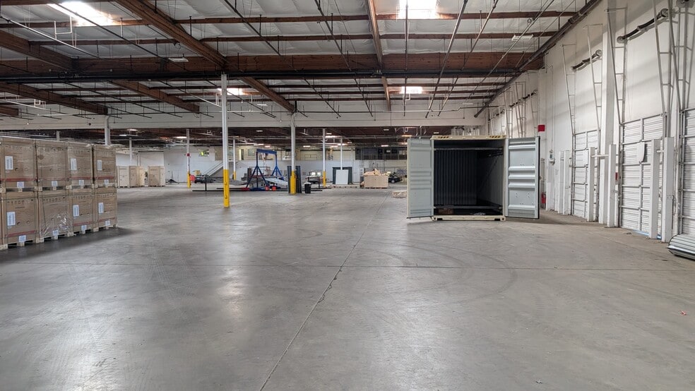 More Photos Of 17100 S Harlan Rd, Lathrop Manufacturing For Lease