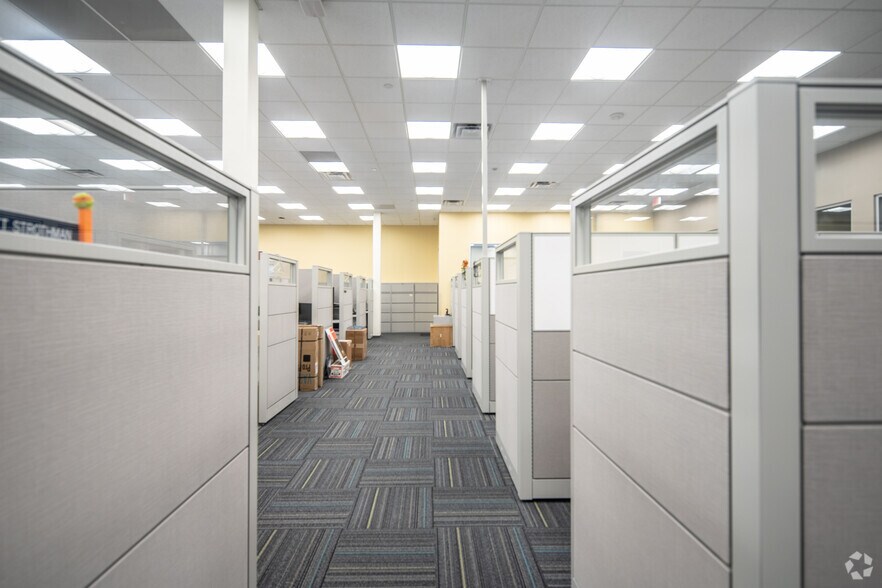 More Photos Of 2701 W Plano Pky, Plano Flex For Lease