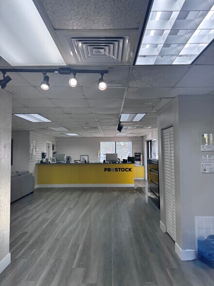 More Photos Of 6134 Taylor Rd, Naples Warehouse For Sale