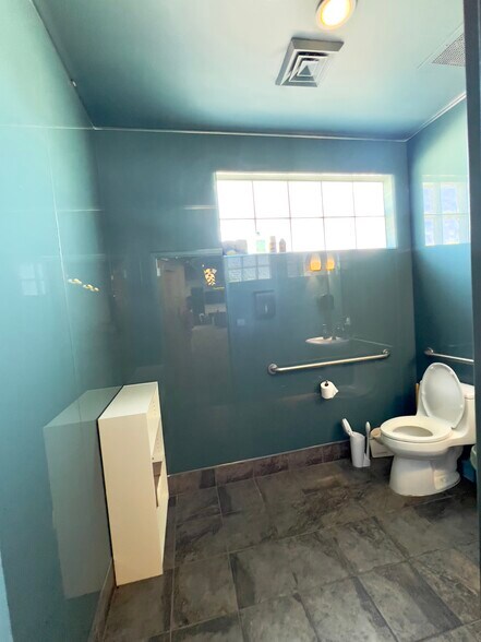 More Photos Of 7507-7511 E McDonald Dr, Scottsdale Office For Lease