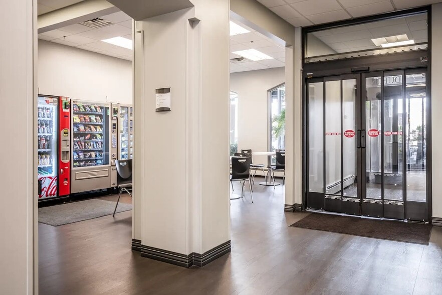 More Photos Of 4010 DuPont Cir, Louisville Medical For Lease