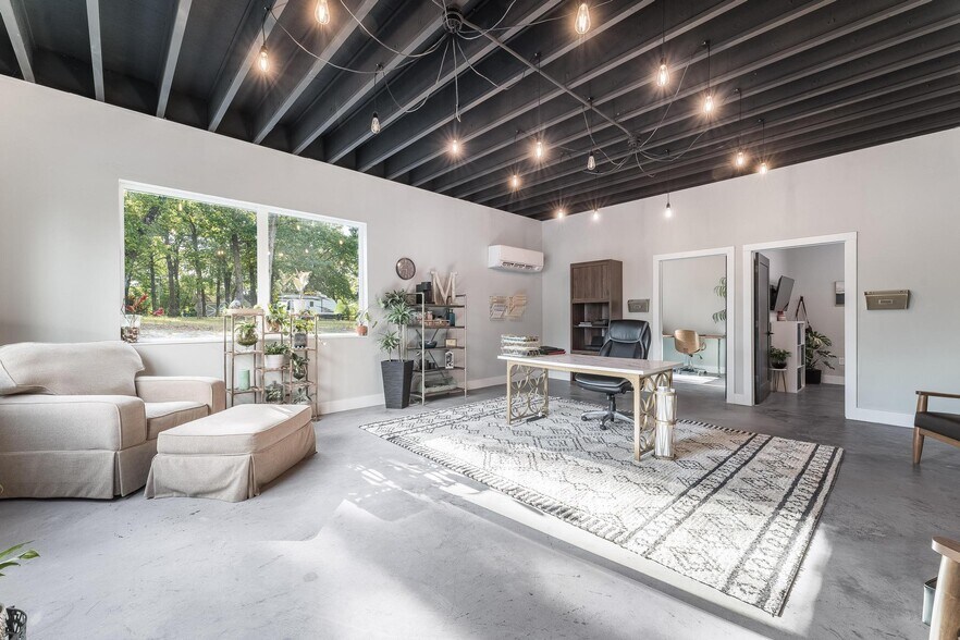 More Photos Of 13870 HWY 279, Gravette Flex For Sale