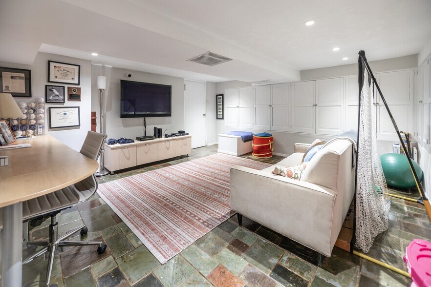 More Photos Of 248 E 32nd St, New York Apartments For Sale