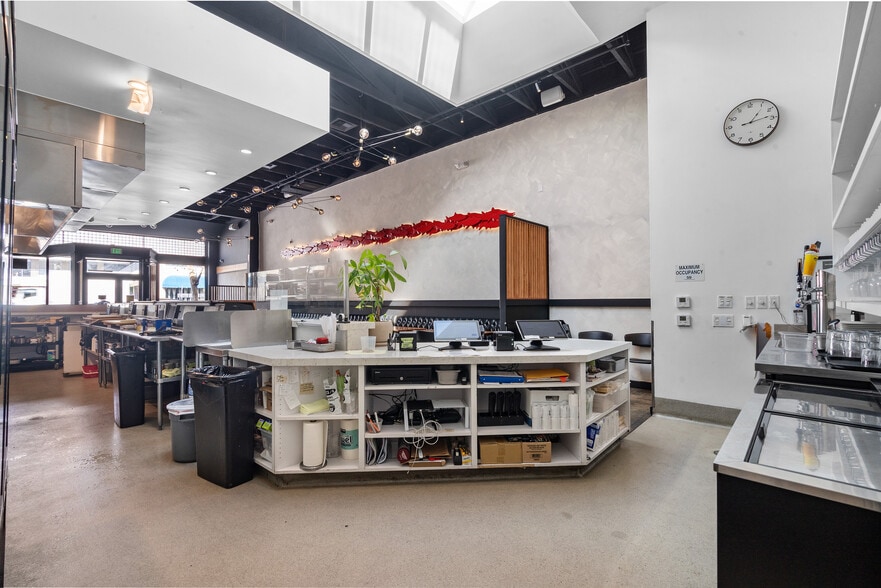 More Photos Of 2144-2146 Colorado Blvd, Los Angeles Restaurant For Sale