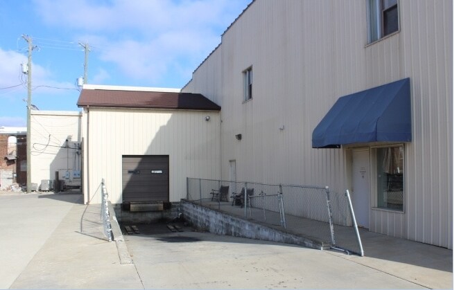 More Photos Of 100 Saint Louis Ave, Seymour Office For Sale