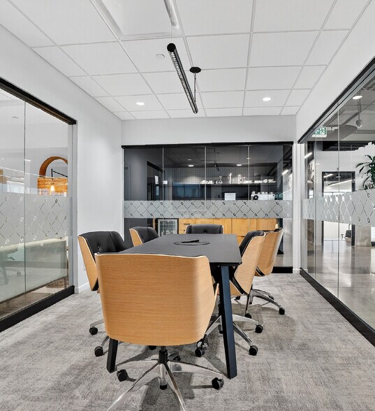 More Photos Of 401 Rue Louis-Blériot, Mascouche Flex For Sale