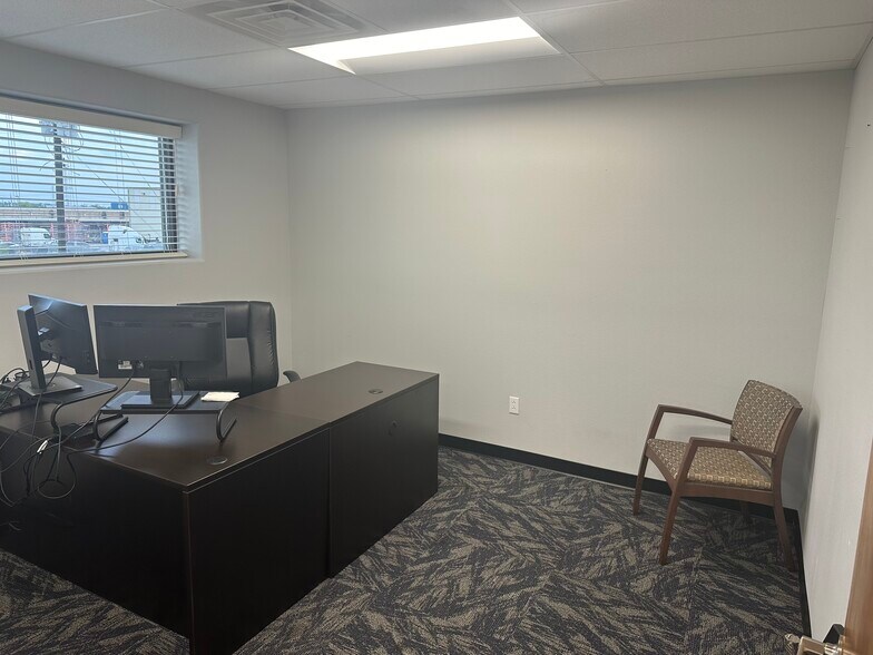 More Photos Of 601 S 14th St, La Porte Warehouse For Lease