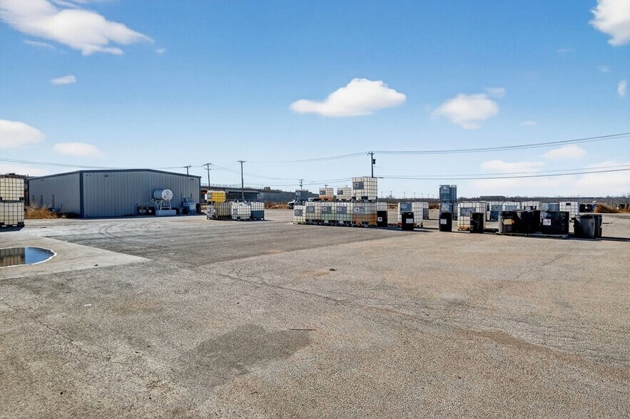 More Photos Of 8316 W I-20, Midland Warehouse For Lease