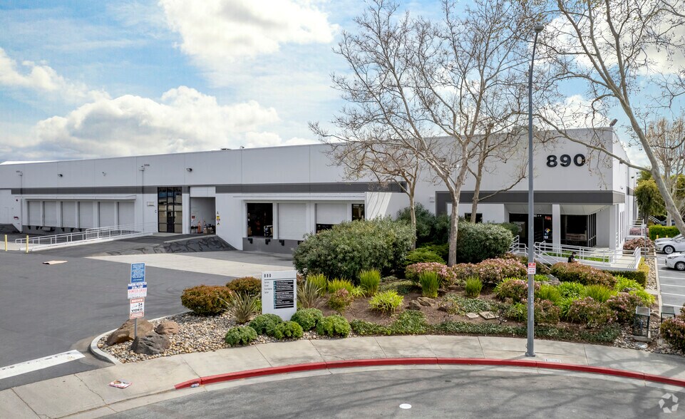 More Photos Of 890 Service St, San Jose Warehouse For Lease