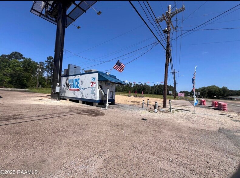 More Photos Of 28571 LA 43 Hwy, Albany Storefront For Sale