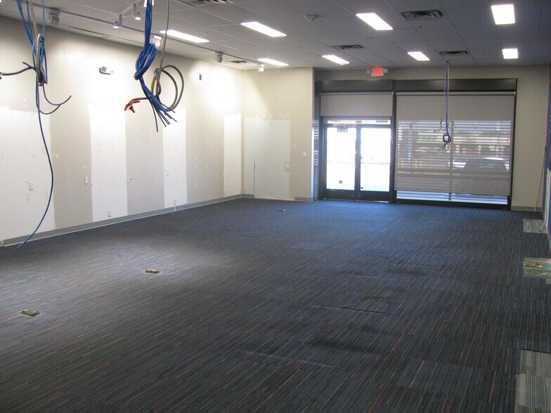 More Photos Of 1211-1217 NW Sheridan Rd, Lawton Unknown For Lease