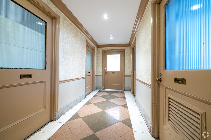 More Photos Of 1538 Rue Sherbrooke O, Montréal Medical For Lease