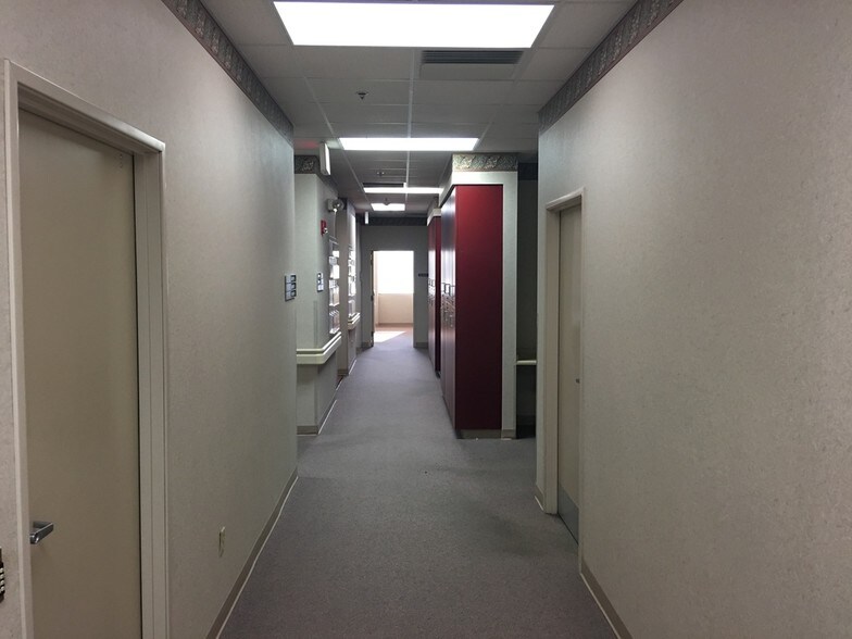More Photos Of 1312 Professional Blvd, Evansville Medical For Sale