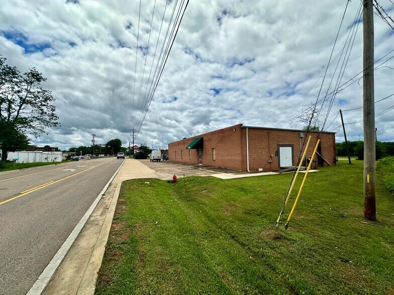 More Photos Of Exit 61, I-22, New Albany MS, New Albany Fast Food For Sale