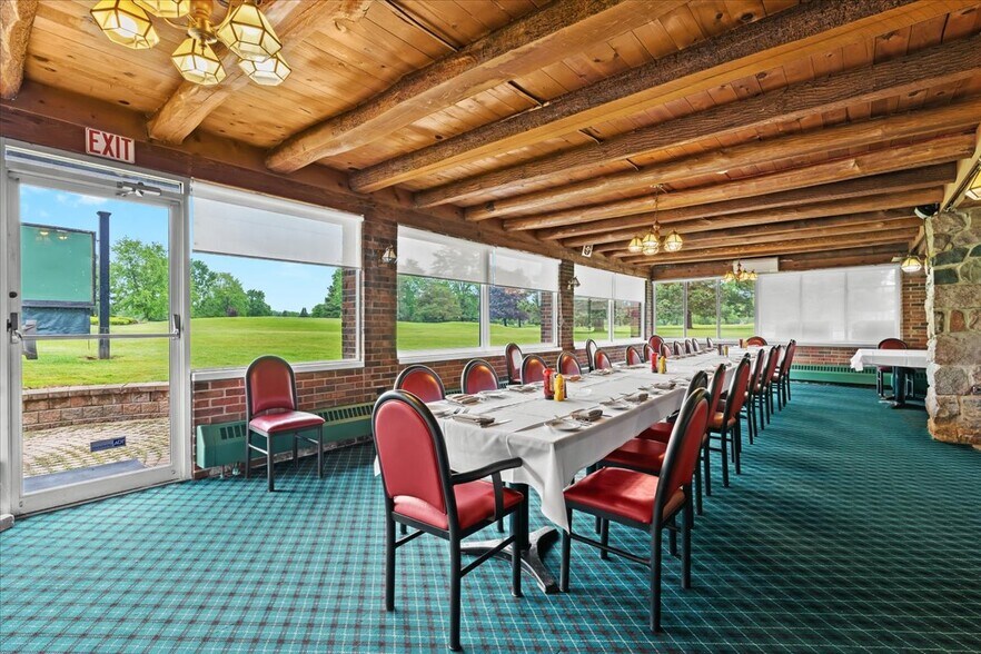 More Photos Of 9512 E Lippincott Blvd, Davison Golf Course Driving Range For Sale