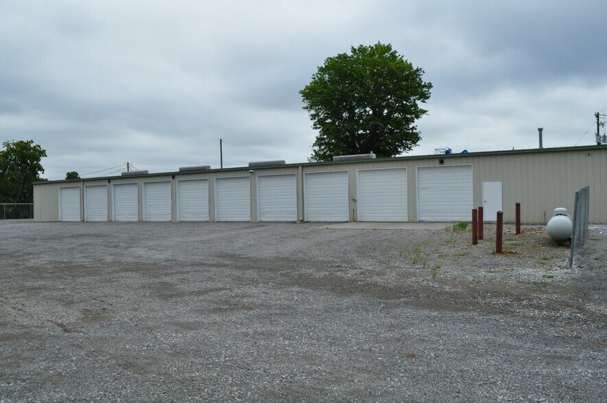 More Photos Of 2333 W Emory Rd, Powell Industrial For Sale