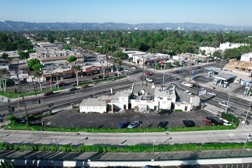 More Photos Of 6000 Woodman Ave, Van Nuys Storefront Retail Office For Lease
