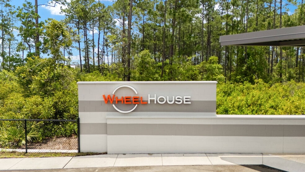 More Photos Of 952 Cross Town Dr, Ponte Vedra Parking Garage For Sale