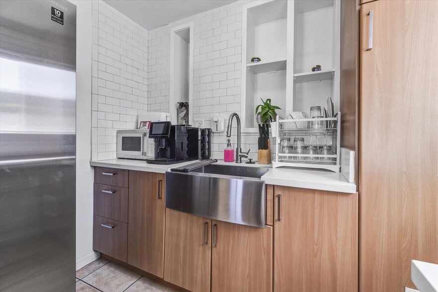 More Photos Of 2405 Meadowvale Ave, Los Angeles Multifamily For Sale