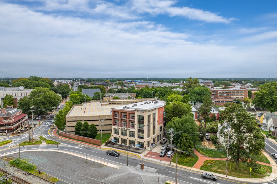 More Photos Of 1 S Main St, Newark Apartments For Lease