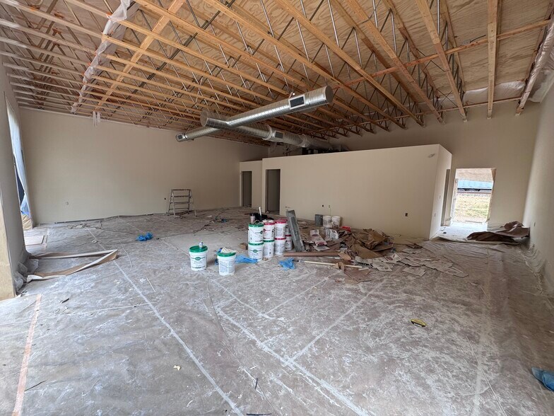More Photos Of 3420-3422 3rd St, Hubbard General Retail For Lease
