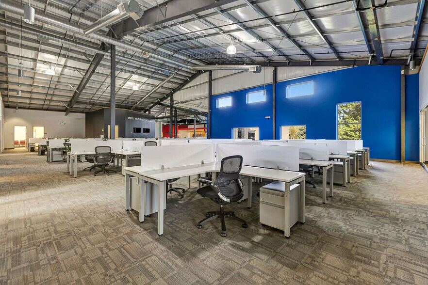 More Photos Of 4400 Port Union Rd, West Chester Light Distribution For Lease