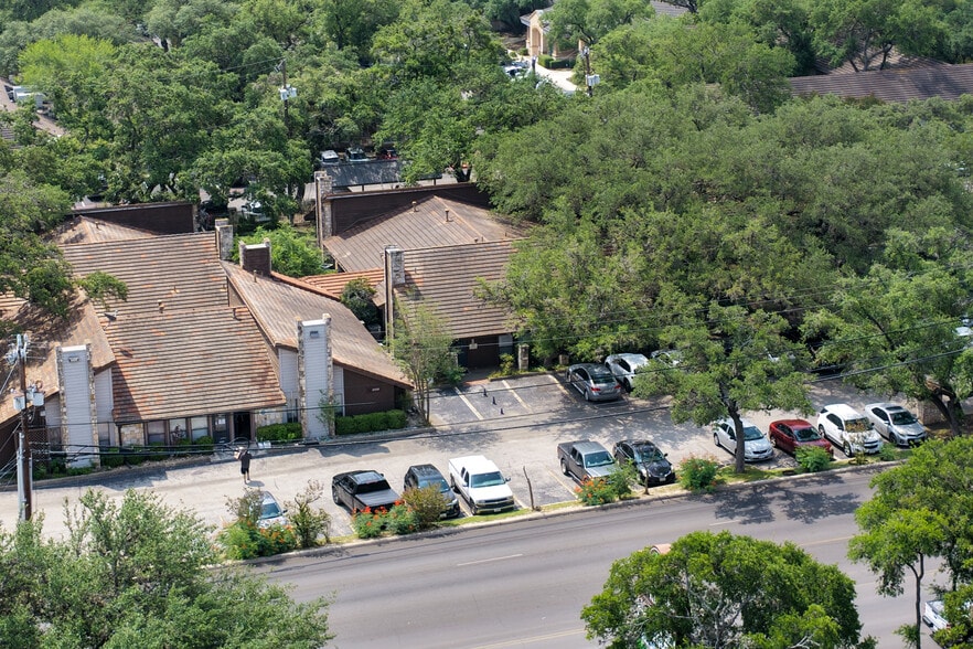 More Photos Of 8004 West Ave, San Antonio Office For Sale