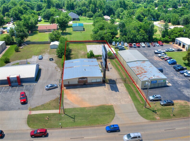 More Photos Of 1608 E State Highway 152, Mustang Warehouse For Sale